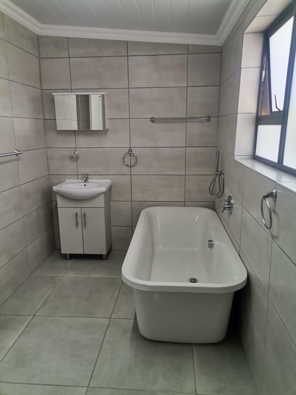 3 Bedroom Property for Sale in Albertinia Western Cape